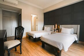 Java Paragon Hotel and Residences