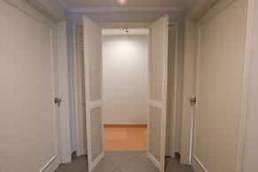 Java Paragon Hotel and Residences