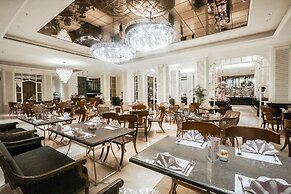 Java Paragon Hotel and Residences