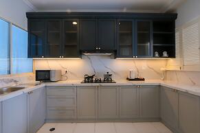 Java Paragon Hotel and Residences