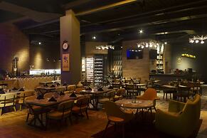 Java Paragon Hotel and Residences