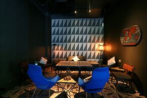 Java Paragon Hotel and Residences