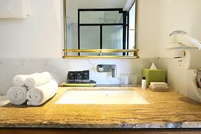 Java Paragon Hotel and Residences