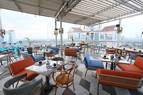 Java Paragon Hotel and Residences