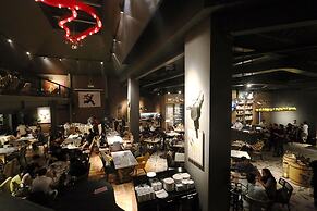 Java Paragon Hotel and Residences