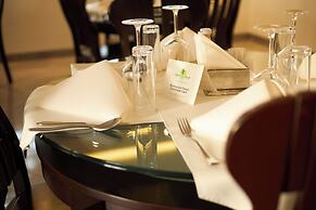 Crystal Palm Hotel