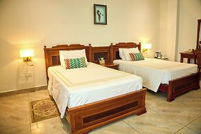 Crystal Palm Hotel