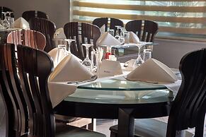 Crystal Palm Hotel