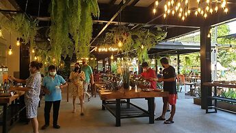 Basaya Beach Hotel & Resort