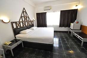 Basaya Beach Hotel & Resort