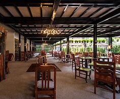 Basaya Beach Hotel & Resort