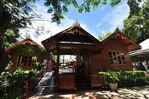 Basaya Beach Hotel & Resort