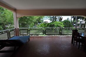 Basaya Beach Hotel & Resort