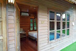 Basaya Beach Hotel & Resort