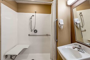 Microtel Inn & Suites by Wyndham Columbia/At Fort Jackson