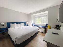 Microtel Inn & Suites by Wyndham Columbia/At Fort Jackson