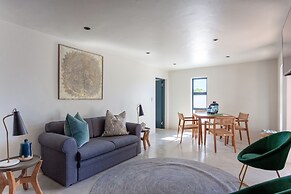 Abalone Hotel & Villas