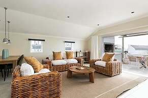 Abalone Hotel & Villas