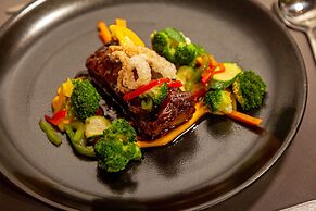 Abalone Hotel & Villas