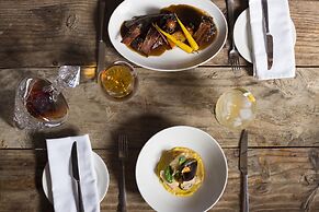 Abalone Hotel & Villas