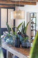 Abalone Hotel & Villas