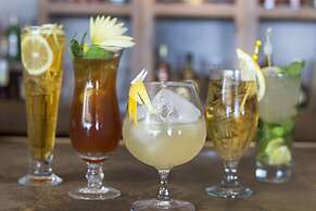 Abalone Hotel & Villas