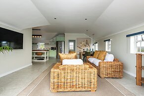 Abalone Hotel & Villas