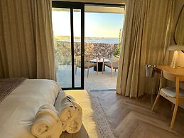 Abalone Hotel & Villas