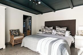 Abalone Hotel & Villas