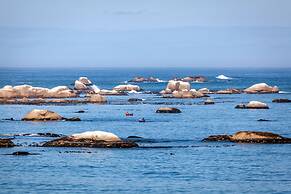 Abalone Hotel & Villas