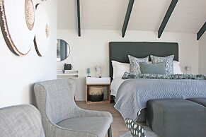 Abalone Hotel & Villas