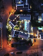 Abalone Hotel & Villas