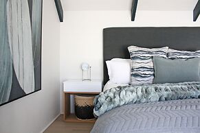 Abalone Hotel & Villas