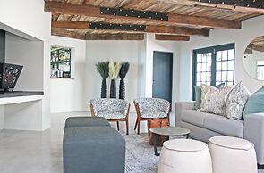 Abalone Hotel & Villas