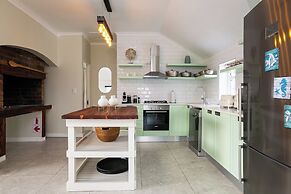 Abalone Hotel & Villas