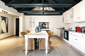 Abalone Hotel & Villas