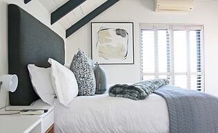 Abalone Hotel & Villas