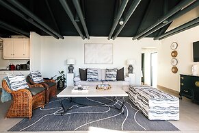 Abalone Hotel & Villas