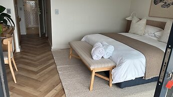 Abalone Hotel & Villas