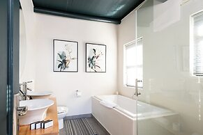 Abalone Hotel & Villas