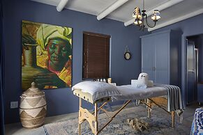 Abalone Hotel & Villas