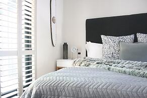 Abalone Hotel & Villas