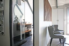 Abalone Hotel & Villas