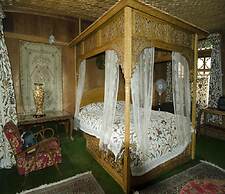 WelcomHeritage Gurkha Houseboats