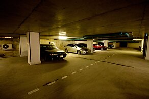 Sinsuvarn Airport Suite