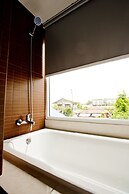 Sinsuvarn Airport Suite