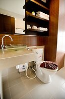 Sinsuvarn Airport Suite