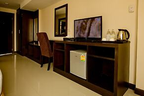 Sinsuvarn Airport Suite