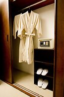 Sinsuvarn Airport Suite