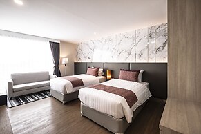 Sinsuvarn Airport Suite